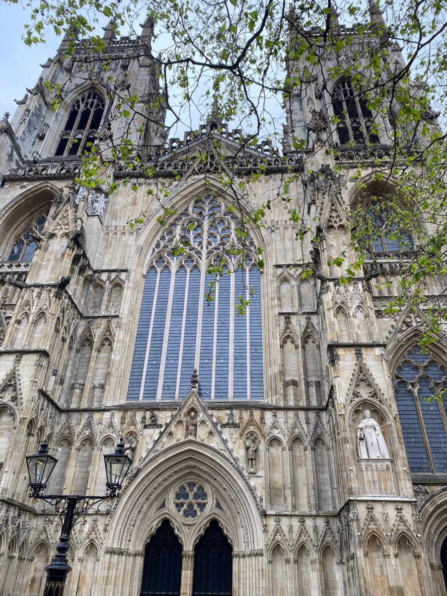 The York Minster with the new statue of QEII to the right. 